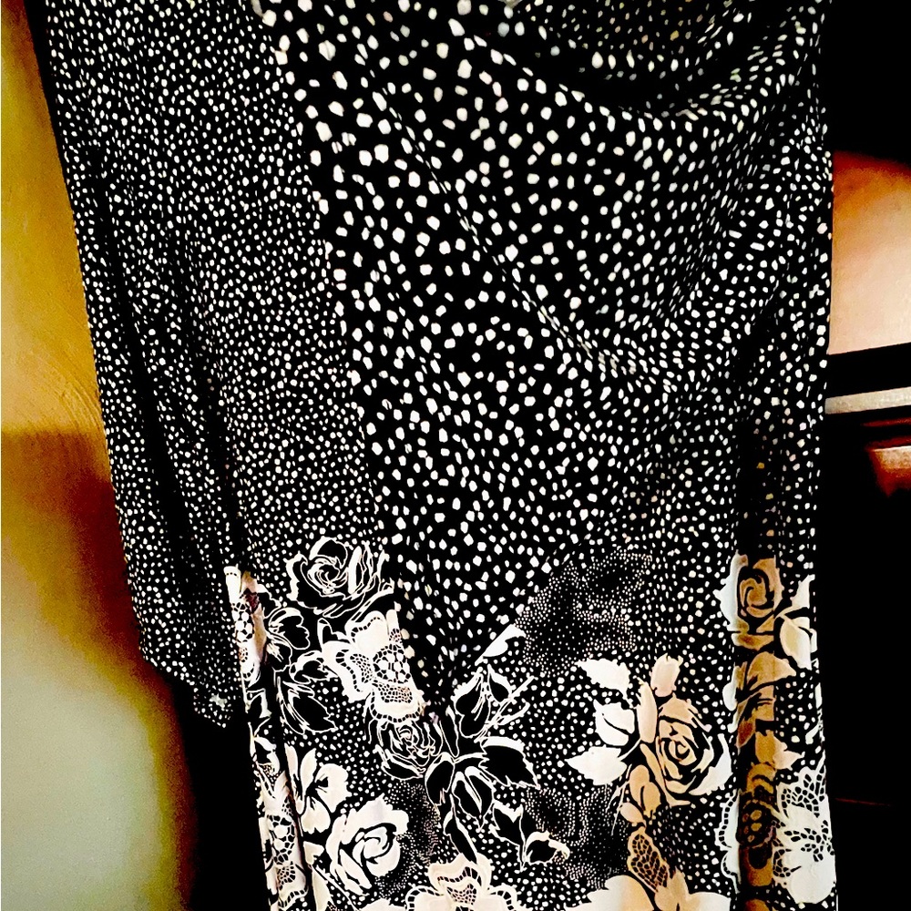 Brittany Black beautiful blues with flare sleeves mid- length. Flare bottom